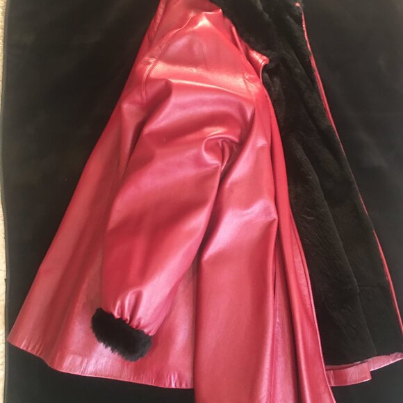 RONCARATI, ITALIAN MADE, DESIGNER WOMEN'S OVINE LEATHER COAT, SIZE 42 - Picture 4 of 7